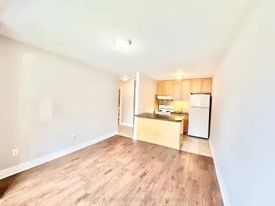 90 Twenty Fifth Street 35, Toronto, On M8v 3p9