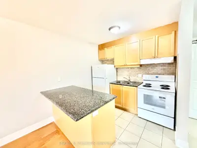 100 Twenty Fifth Street 9, Toronto, On M8v 3p9