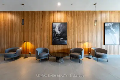 1007 The Queensway Avenue 621, Toronto, On M8z 0h4