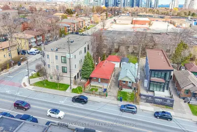371 Royal York Road, Toronto, On M8y 2r1