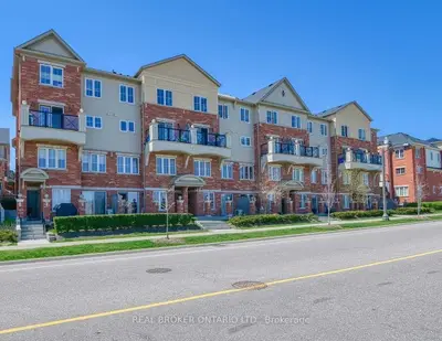 51 Hays Boulevard 37, Oakville, On L6h 0j1