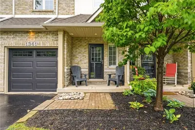 1361 Stephenson Drive, Burlington, On L7s 2m4
