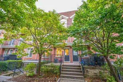 50 Joe Shuster Way 205, Toronto, On M6k 1y8