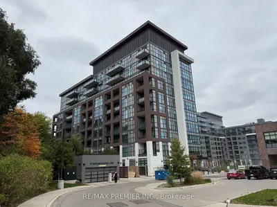 25 Neighbourhood Lane 302, Toronto, On M8y 0c4