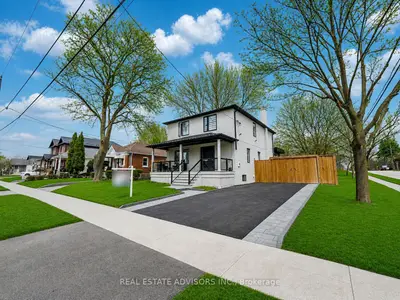 29 Ranwood Drive, Toronto, On M9n 3g2