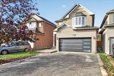 7236 Village Walk, Mississauga, On L5w 1v8