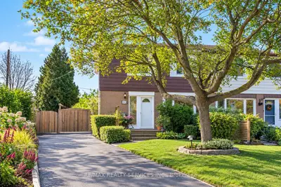10 Danesbury Crescent, Brampton, On L6t 1t3