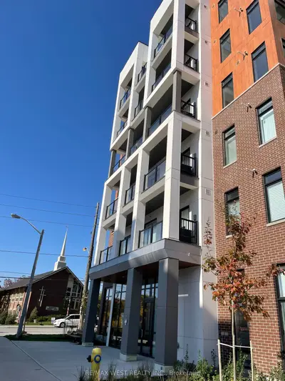 160 Canon Jackson Drive 405, Toronto, On M6m 0b6