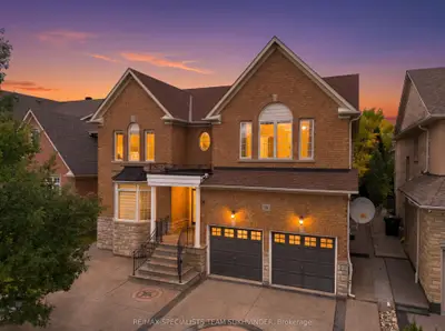 15 Saint Hubert Drive, Brampton, On L6p 1v7