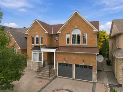15 Saint Hubert Drive, Brampton, On L6p 1v7