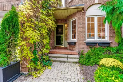 3119 DOVER Crescent, Mississauga, ON L5L 5V3