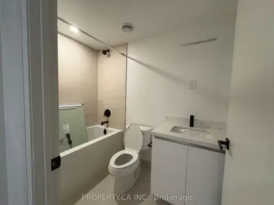 4015 The Exchange Street 2802, Mississauga, On L5b 0n9