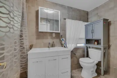 1052 Glengrove Avenue, Toronto, On M6b 2k2