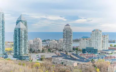 165 Legion Road N 1928, Toronto, On M8y 0b3