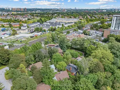 7 Humberview Crescent, Toronto, On M9n 1r6
