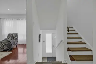 3525 Brandon Gate Drive 11, Mississauga, On L4t 3m3