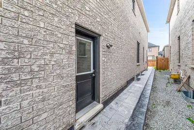 30 Merrimac Drive Bsmnt, Brampton, On L6y 6k3