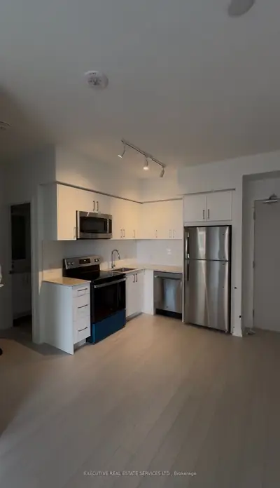 4010 Eglinton Avenue W 2122, Toronto, On M9a 0g5