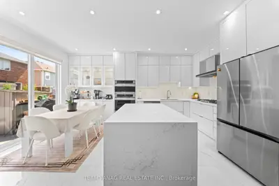 13 Seafair Crescent, Brampton, On L6y 5w2