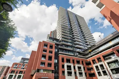 4010 Eglinton Avenue W 2719, Toronto, On M9a 0g5