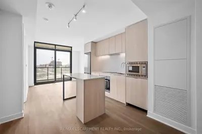 86 Dundas Street E 1016, Mississauga, On L5a 1w4