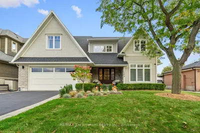 1394 Waverly Avenue, Oakville, On L6l 2s3
