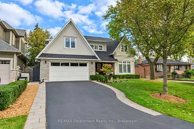 1394 Waverly Avenue, Oakville, On L6l 2s3