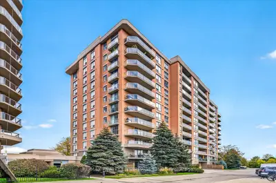 1150 Parkwest Place 403, Mississauga, On L5e 3k4