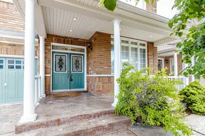 5 Summershade Street, Brampton, On L6p 2b9