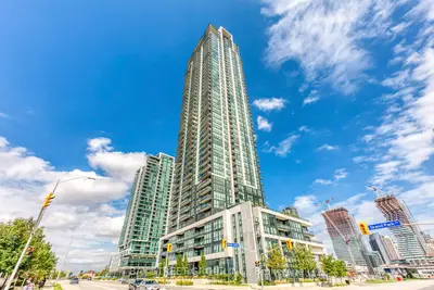 3975 Grand Park Drive 3707, Mississauga, On L5b 0k4