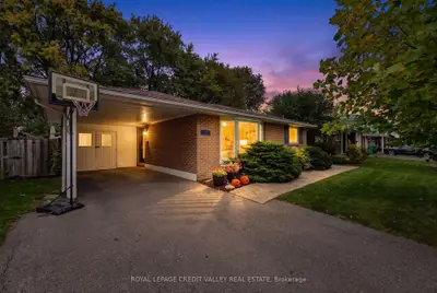 27 Castlemore Drive, Brampton, On L6w 2v9