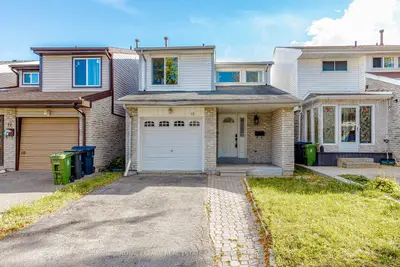 15 Huson Court, Toronto, On M9v 4k9