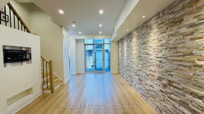 15 Valhalla Inn Road Th 15, Toronto, On M9b 0b3
