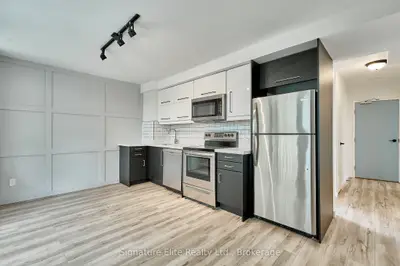 291 Scarlett Road 303, Toronto, On M6n 4l1