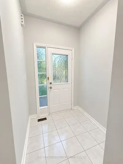 454 Huntington Ridge Drive, Mississauga, On L5r 0a9