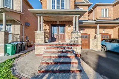11 Peachill Court, Brampton, On L6p 3e6