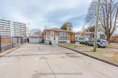 13 Cumberland Drive, Brampton, On L6v 1w5
