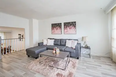 3 Clayhall Crescent, Toronto, On M3j 1w5