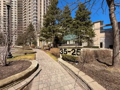 35 Kingsbridge Garden Circle 2706, Mississauga, On L5r 3z3
