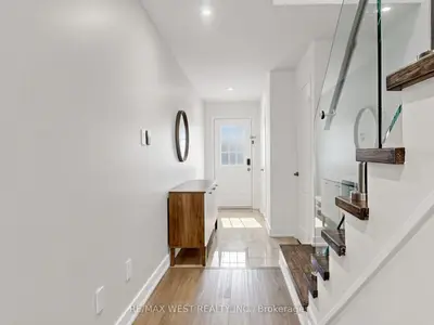 7360 Zinnia Place 101, Mississauga, On L5w 2a4
