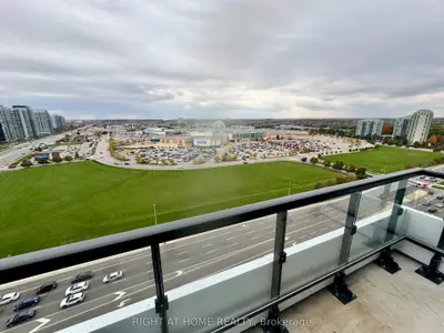 2485 Eglinton Avenue W Avenue 1501, Mississauga, On L5m 2t1
