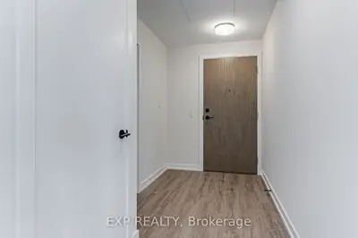 2300 St Clair Avenue W 803, Toronto, On M6n 1k8