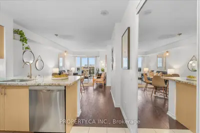 61 Heintzman Street 822, Toronto, On M6p 5a2
