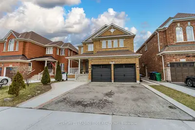 3562 Aquinas Avenue, Mississauga, On L5m 7l7