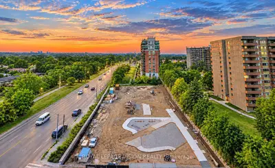 4010 Eglinton Avenue W 911, Toronto, On M9a 0g5
