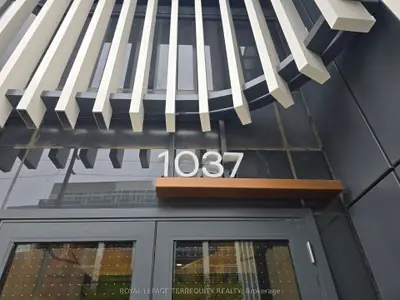 1037 The Queensway 402, Toronto, On M8z 6c7