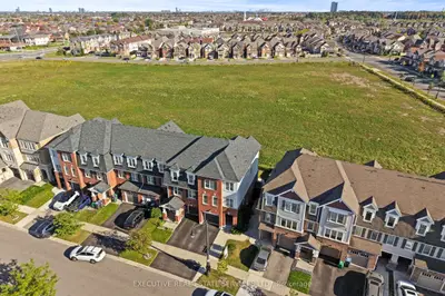 98 Bannister Crescent, Brampton, On L7a 4h4