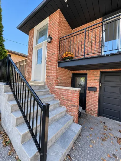 101 Hanson Road, Mississauga, On L5b 2e3
