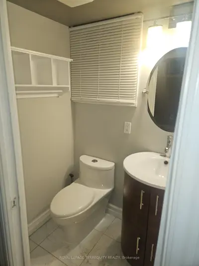2 Golden Avenue Basement, Toronto, On M6r 2j4