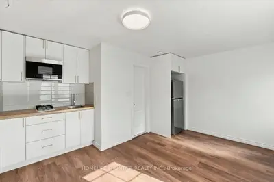 99 Regent Road Unit 4, Toronto, On M3k 1h2